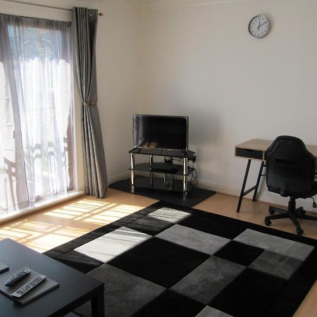 Cozy Off Road 2 Bedroom Cottage Apartment With Free Wi-Fi And Private Parking Glasgow Exterior foto