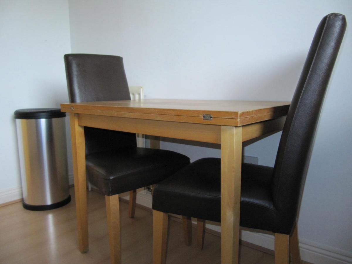 Cozy Off Road 2 Bedroom Cottage Apartment With Free Wi-Fi And Private Parking Glasgow Exterior foto