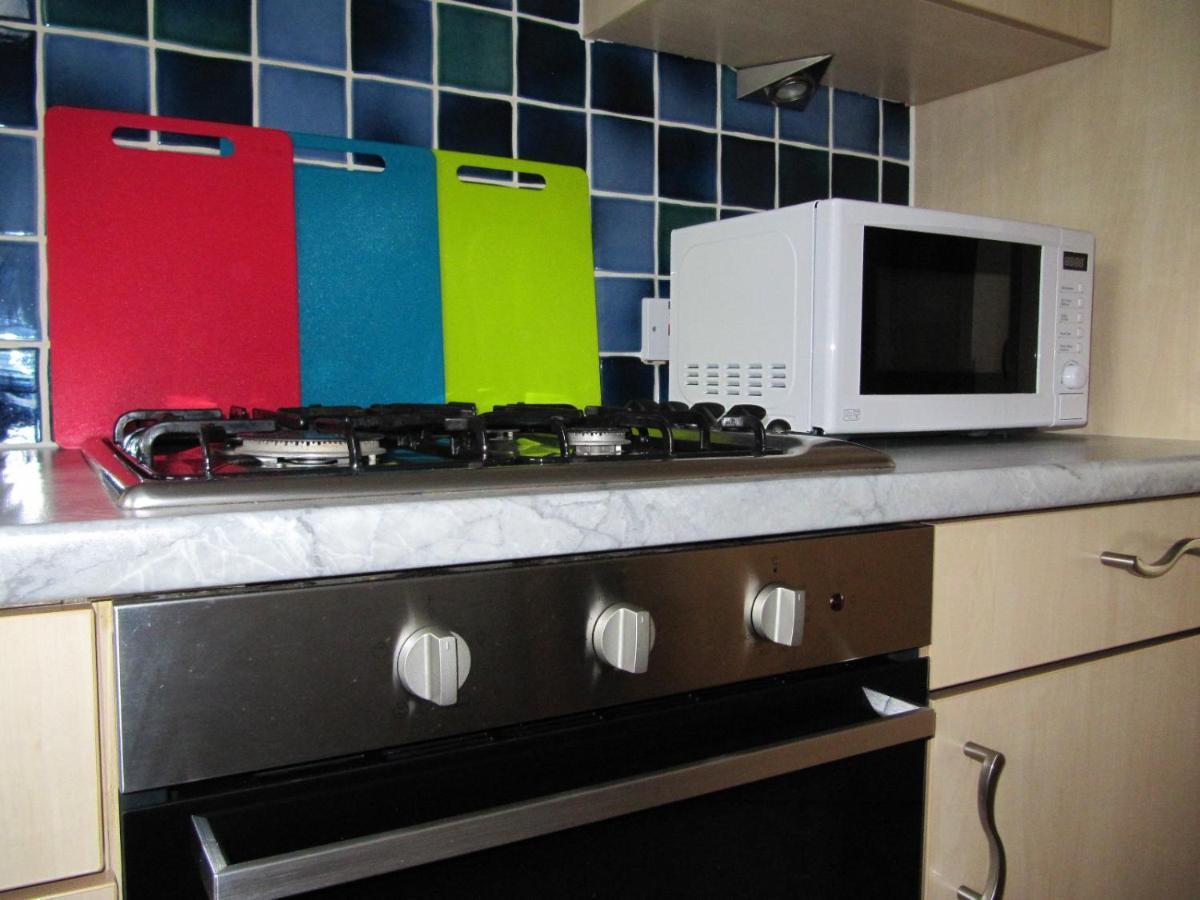 Cozy Off Road 2 Bedroom Cottage Apartment With Free Wi-Fi And Private Parking Glasgow Exterior foto